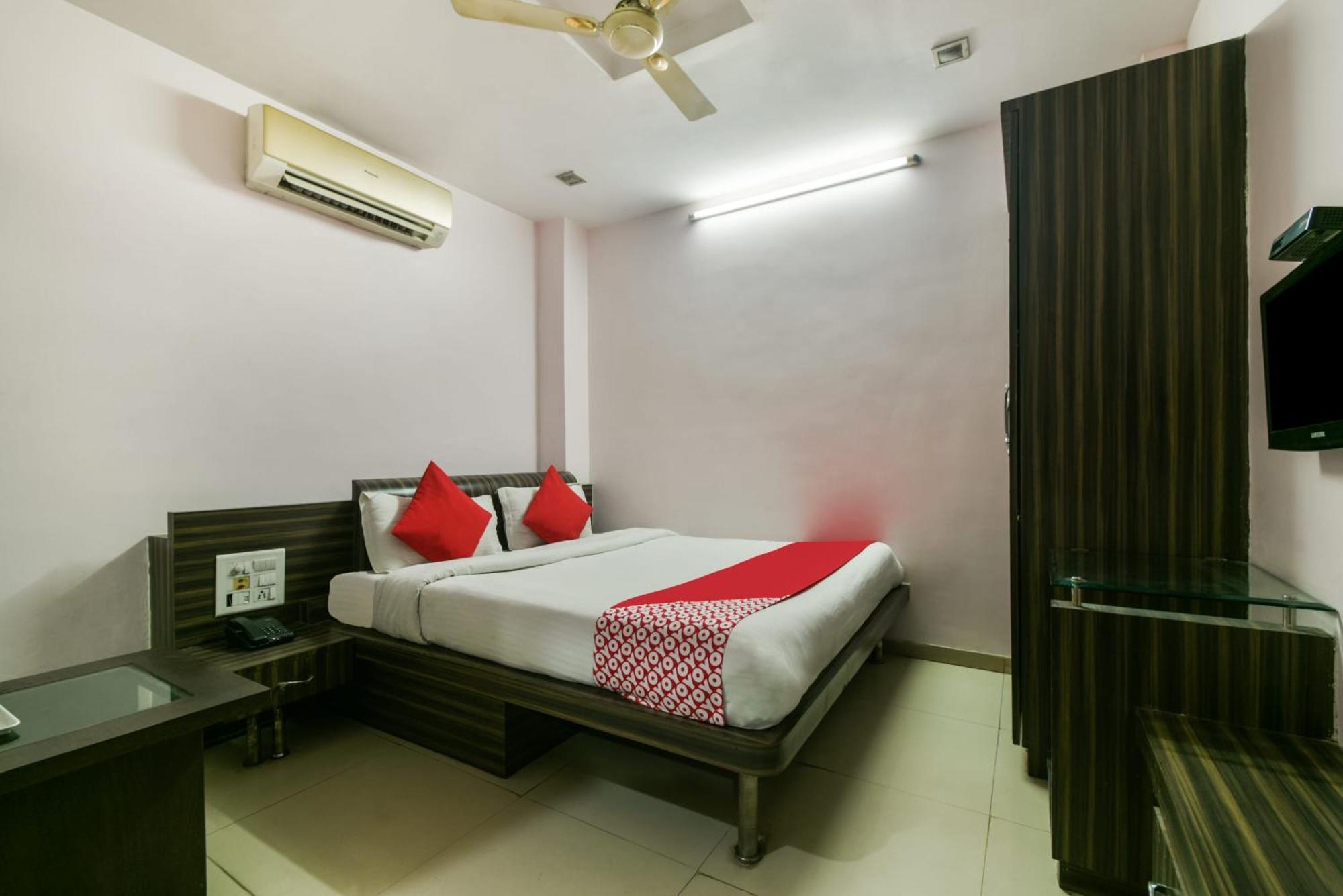 Oyo Hotel Ajanta Hamirgarh Екстериор снимка